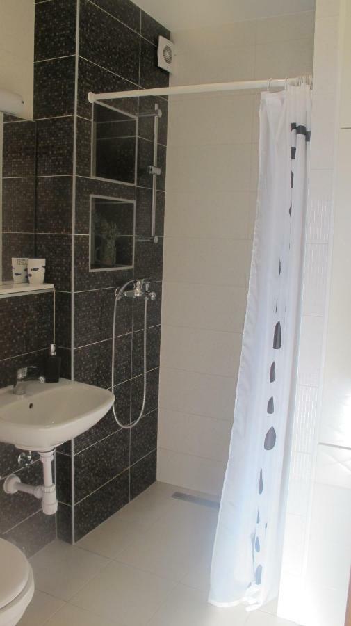 شقة Magi House With Pool بودْسْتغانا المظهر الخارجي الصورة